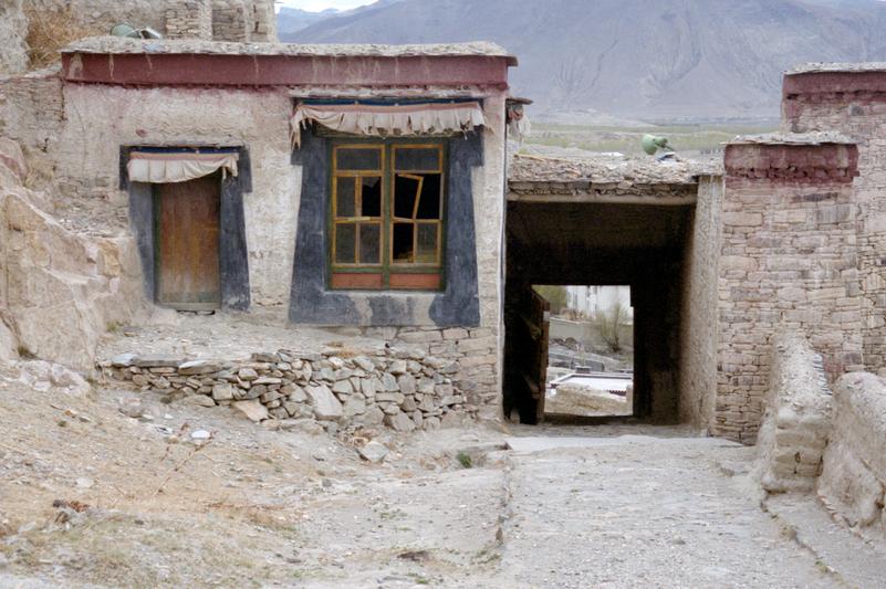 Une porte des remparts du fort de Gyantsé.
