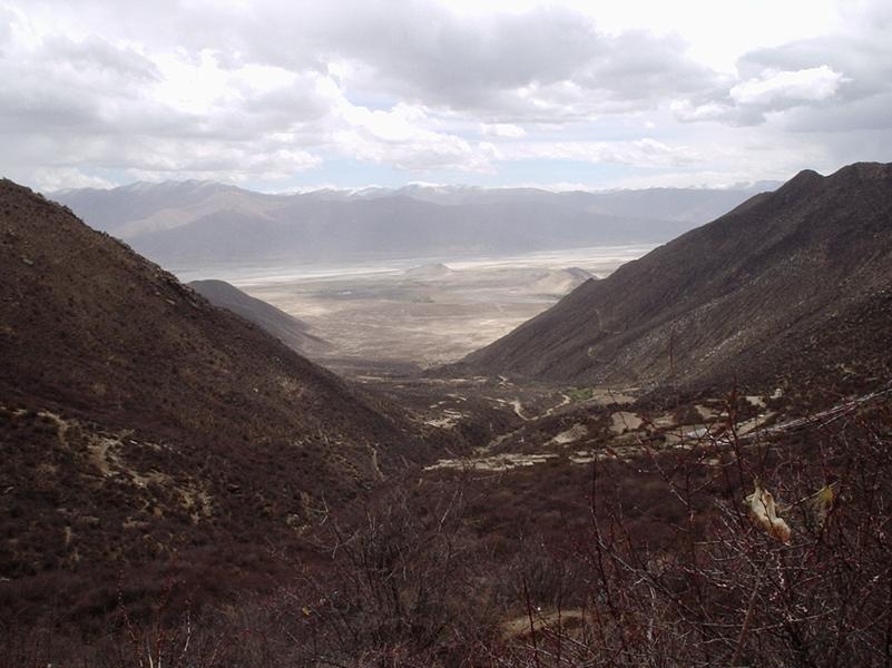 La vallée près de Samyé.